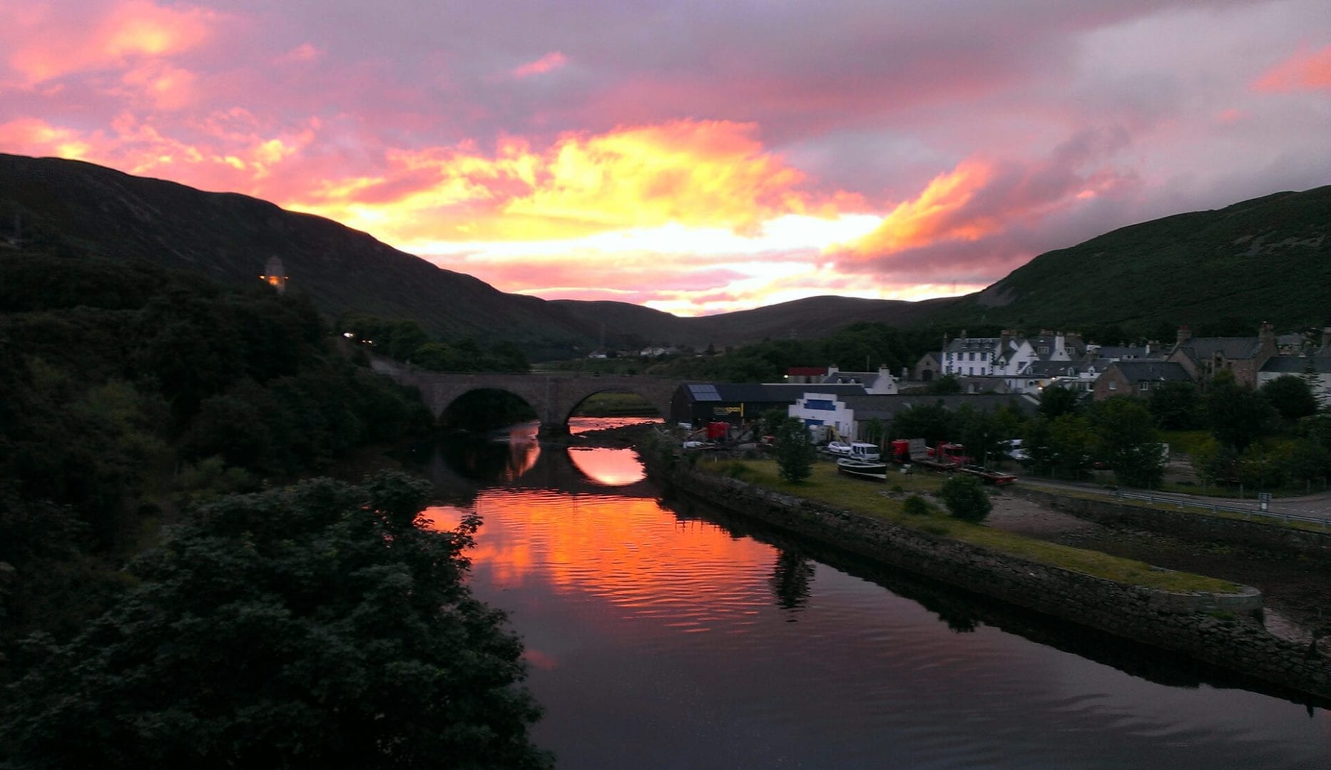 helmsdale hostel with Autumn sunset