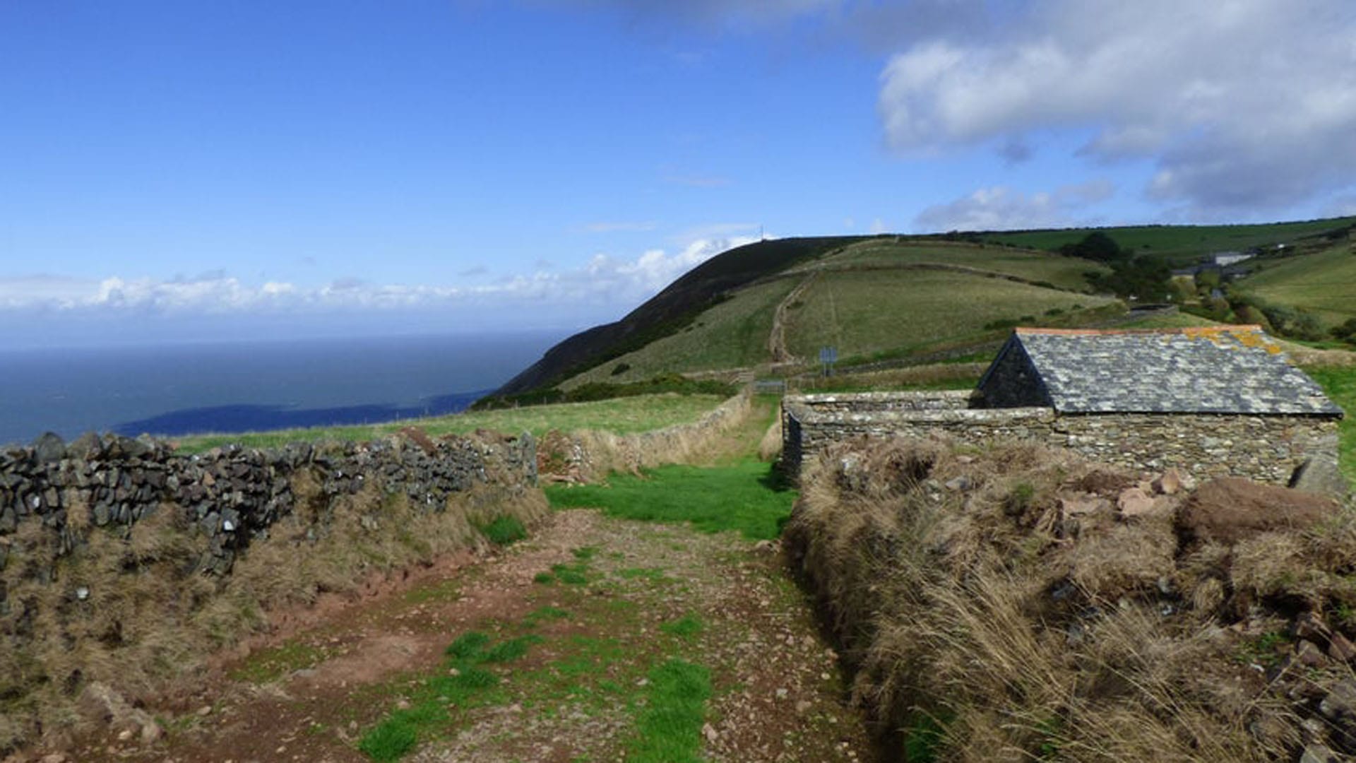 nationaltrust-berry-lawn-linhay bothy available for new year