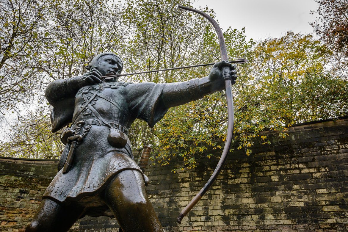 Robin hood statue in Nottigham