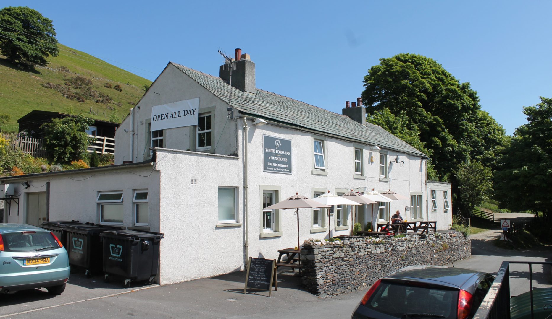 The White Horse Inn and Bunkhouse