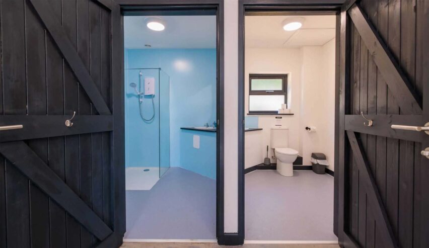 shower room and toilet room at Calvert Devon Lodges