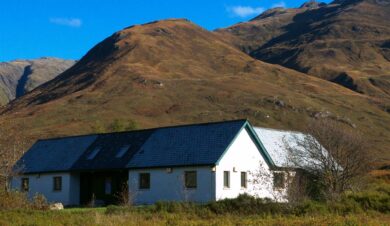 Kintail Bunkhouse Outdoor Centre below the Five Sisters of Kintail mountains
