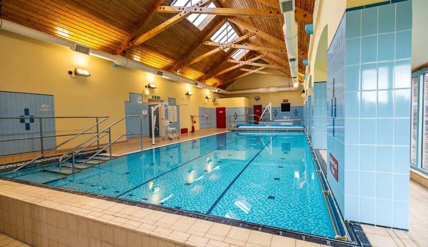 swiming pool at Calvert Devon Lodges showing hoist and 3 lanes.